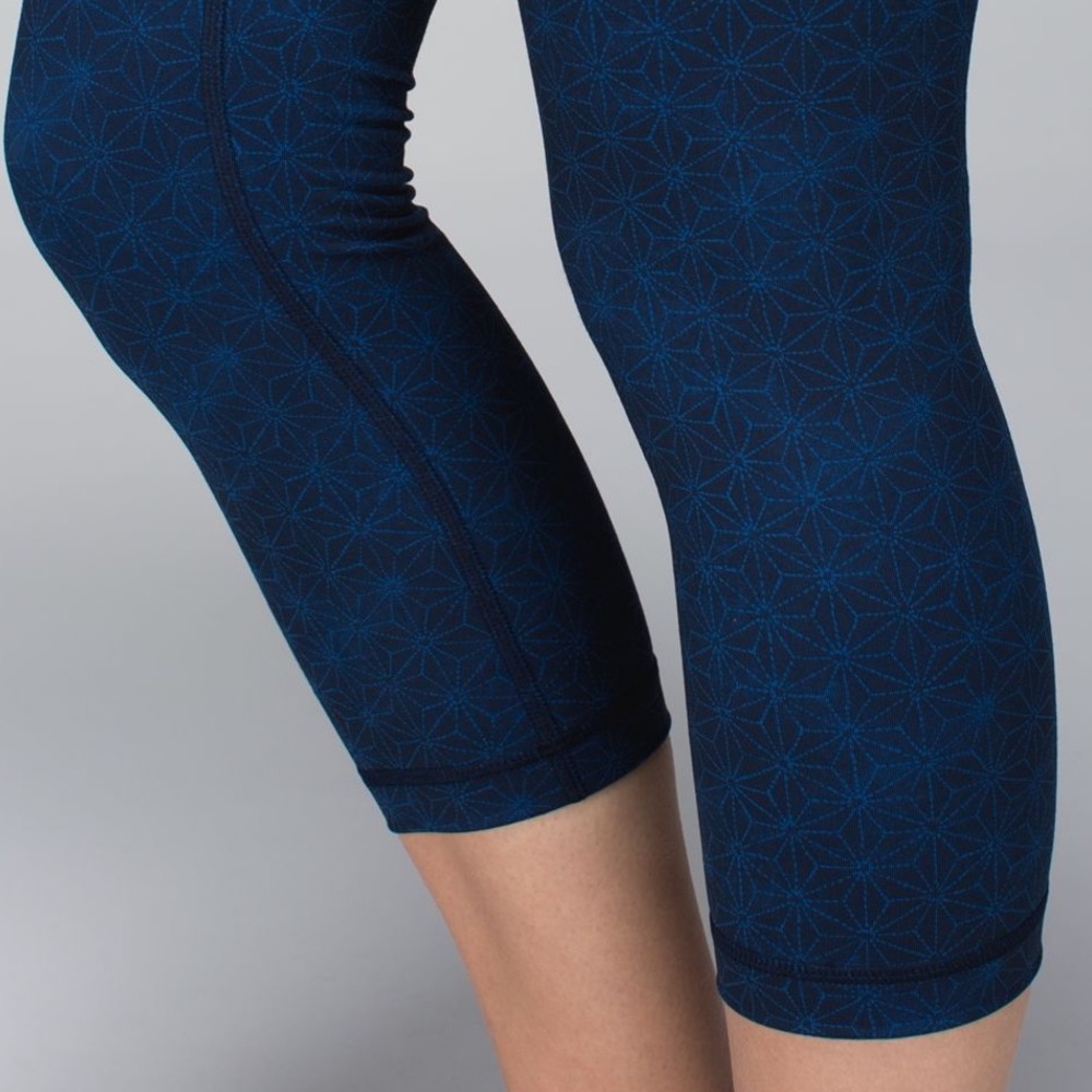 Lululemon Wunder Under Sashico Star Print Crops - Picture 3 of 5